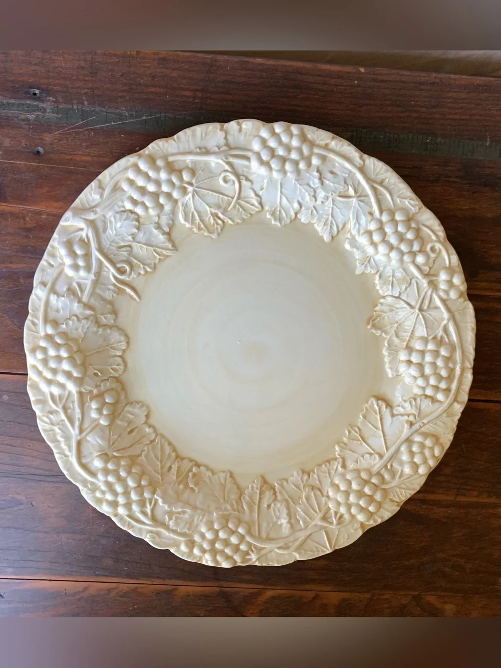 1 Horchow HCH20 Dinner Plate Cream Scalloped Grapes Ivory Ceramic